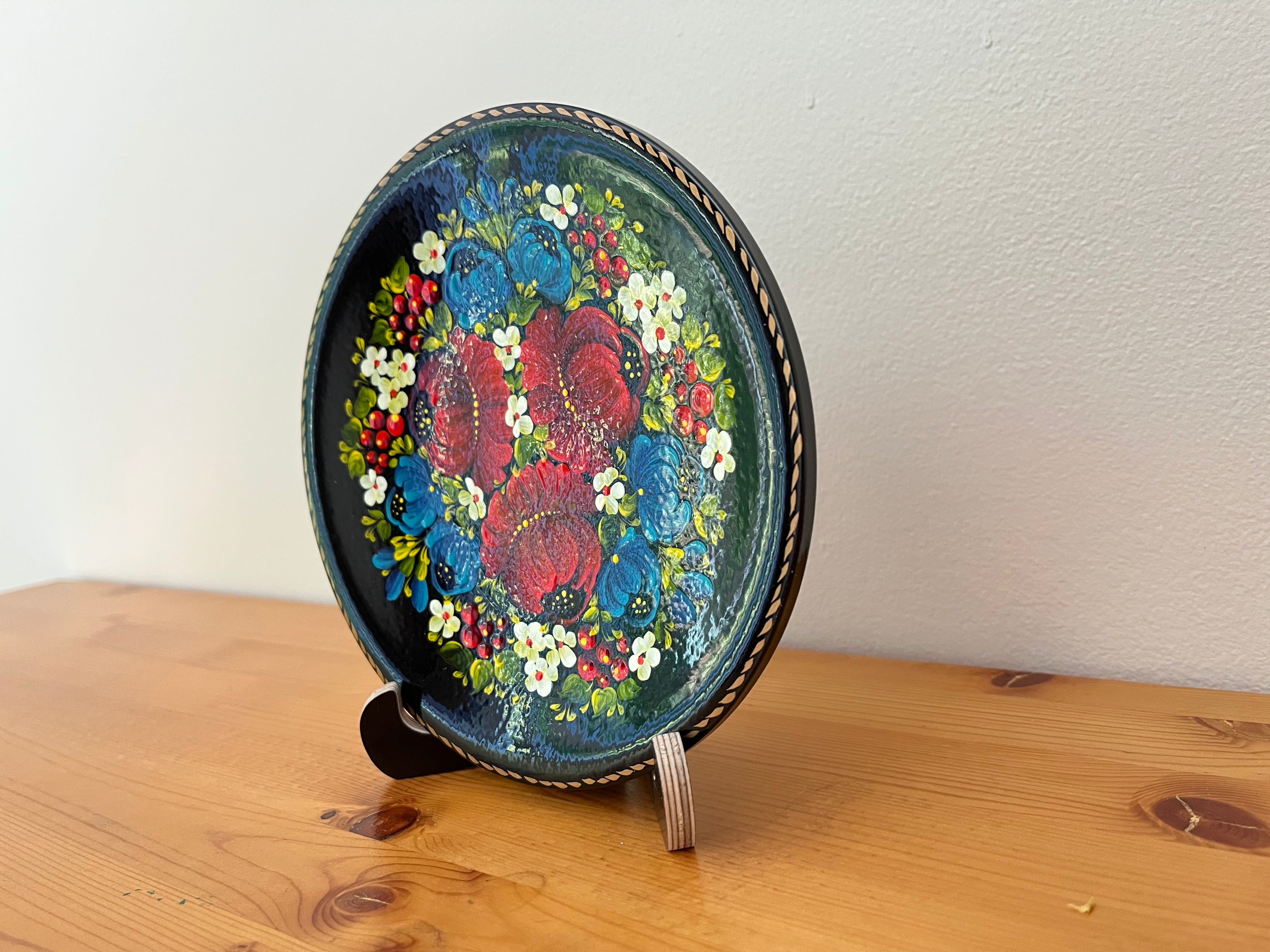 Authentic Petrykivka decorative plate made in Ukraine