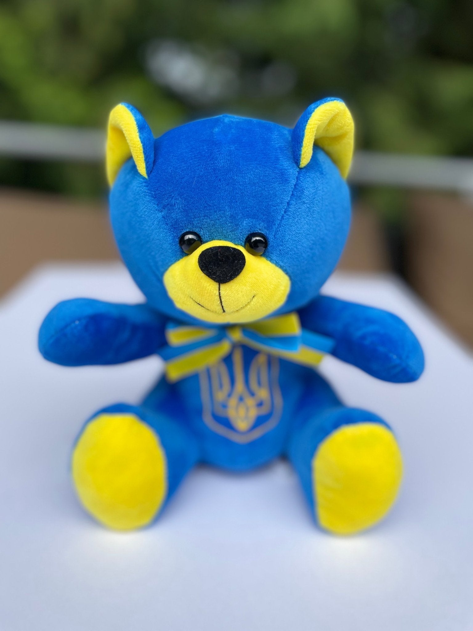 Support Ukraine teddy bear with flag – made during war