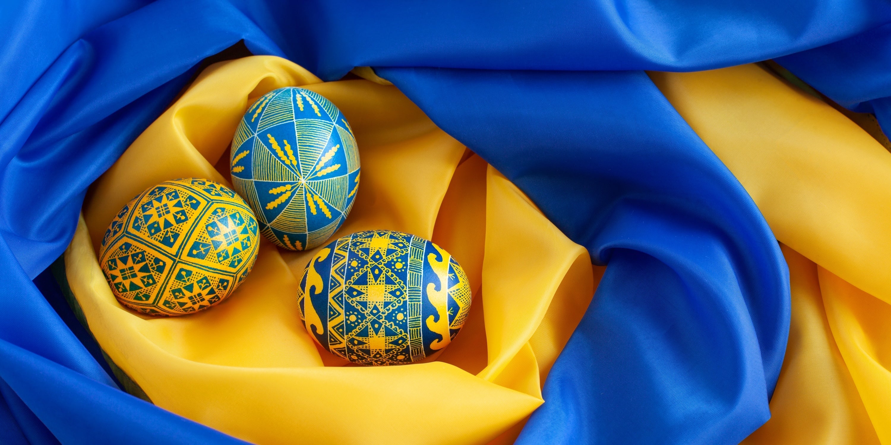 Thoughtful gift ideas for Ukrainians living abroad featuring authentic gifts made in Ukraine