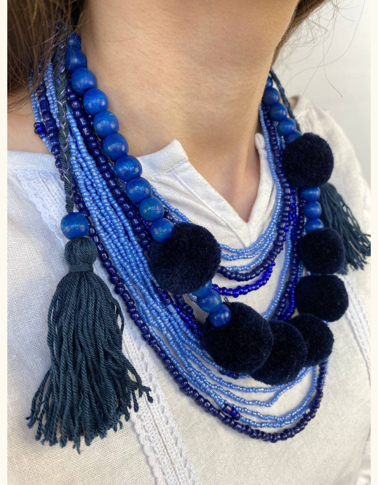 Collier de perles multicouches avec pompons - Blue Beauty