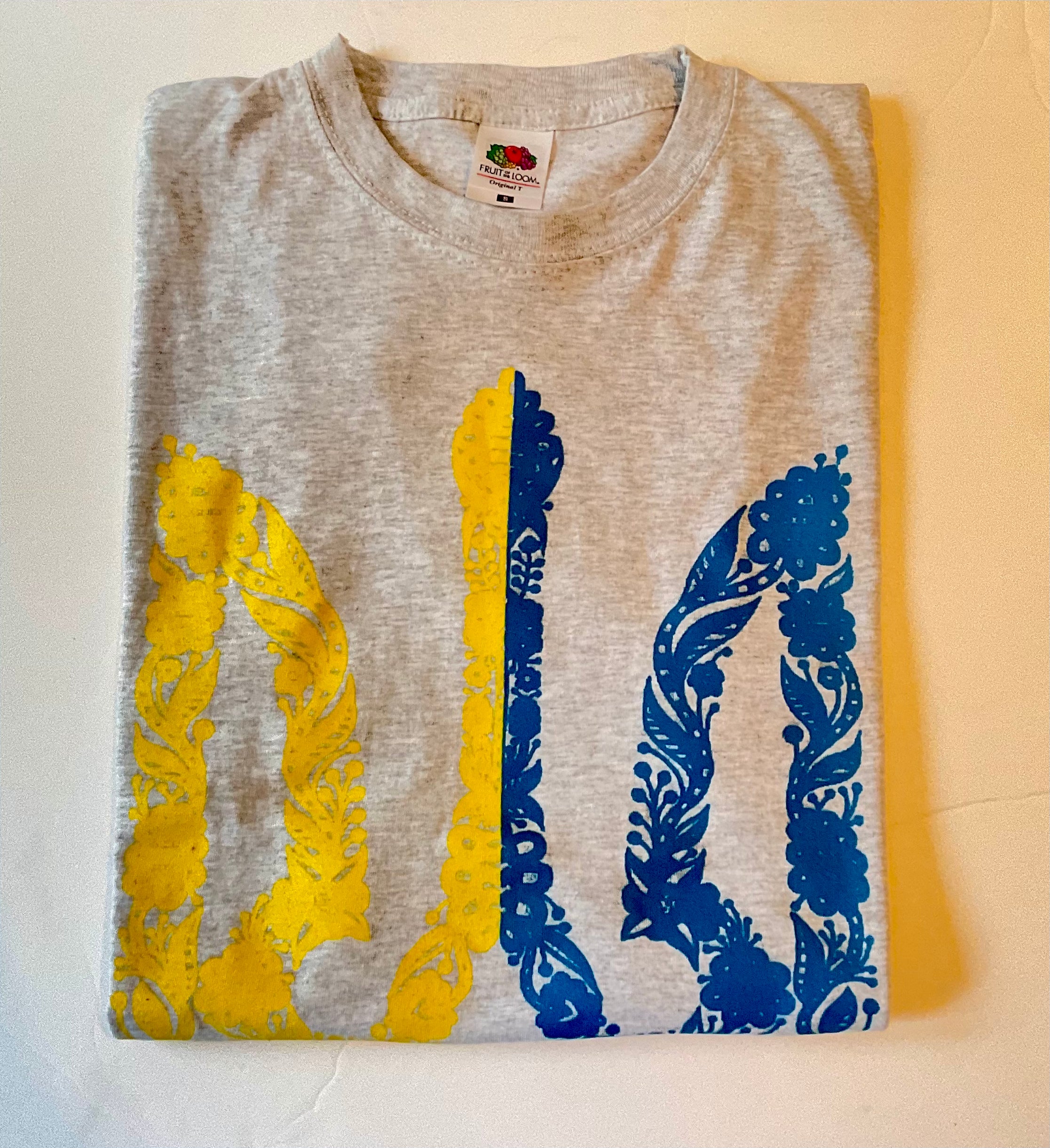 Blue and yellow Ukrainian Tryzub T-shirt celebrating Ukrainian heritage