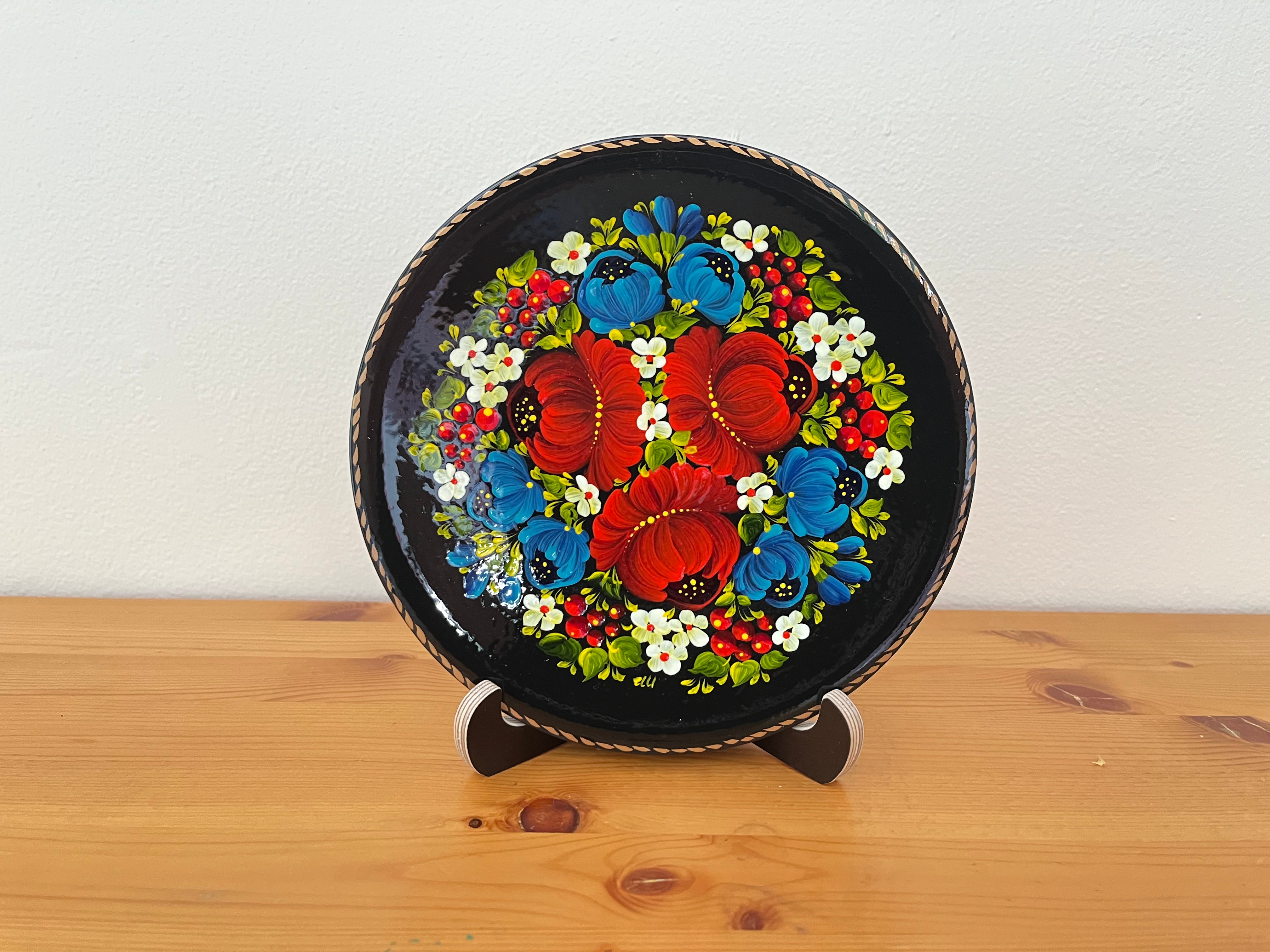 Handmade Ukrainian folk art plate with red poppy design